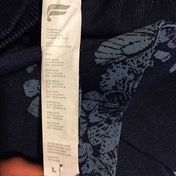 FABLETICS, butterflies 🦋,blue Capri-leggings LG - Picture 12 of 15